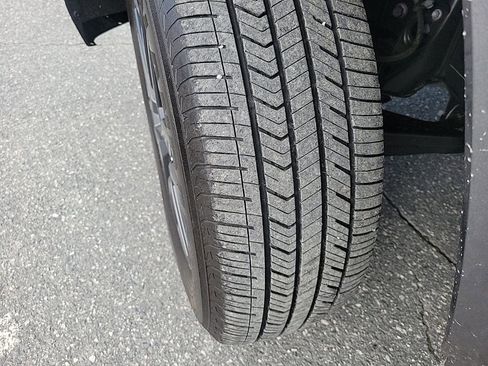 Used 2024 Toyota Tundra Limited image 34