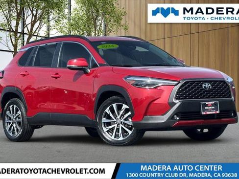 Certified 2023 Toyota Corolla Cross XLE image 1