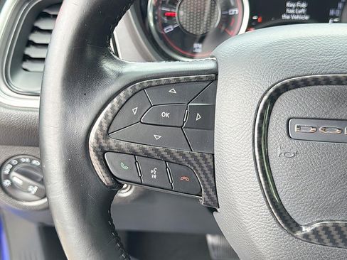 Used 2019 Dodge Challenger SXT w/ Driver Convenience Group RWD image 8