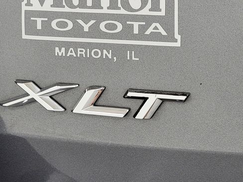 Used 2022 Ford Explorer XLT w/ Equipment Group 202A AWD/4WD image 10