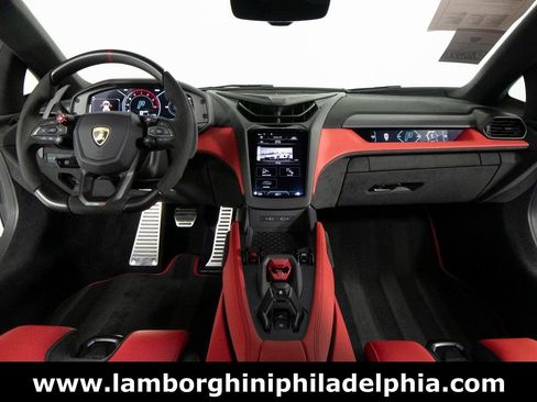 Used 2024 Lamborghini Revuelto image 37