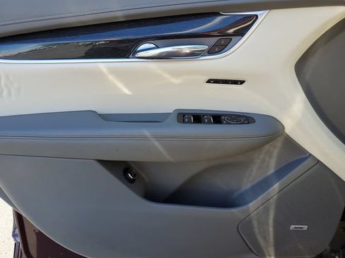 Certified 2022 Cadillac XT6 Premium Luxury w/ LPO, Floor Liner Package AWD/4WD image 21