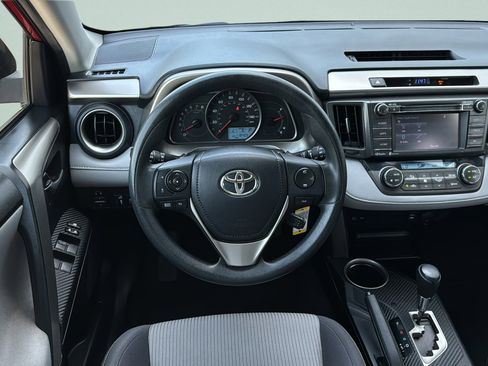 Used 2015 Toyota RAV4 XLE FWD image 10