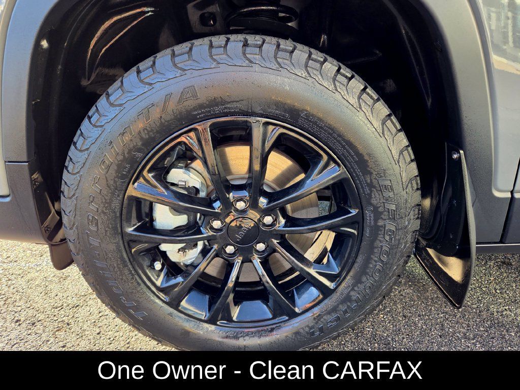 Used 2023 Jeep Cherokee Altitude Lux w/ Lux Elite Package AWD/4WD image 10