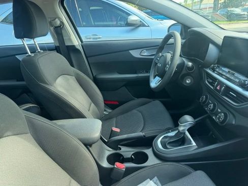 Certified 2024 Kia Forte LXS FWD image 5