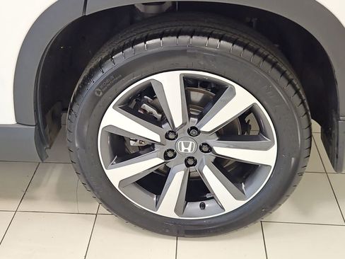 Certified 2025 Honda Pilot Touring image 26