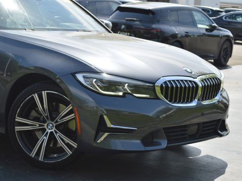 Used 2019 BMW 330i Sedan w/ Premium Package image 2