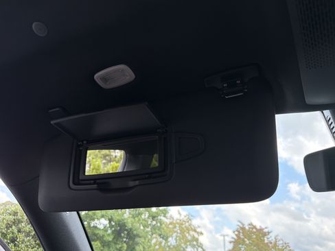 Used 2021 Mercedes-Benz GLB 250 image 24