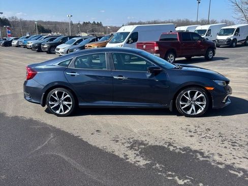 Used 2020 Honda Civic Touring image 3
