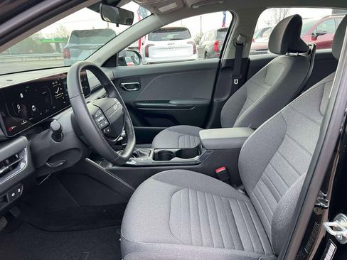Used 2025 Kia K4 EX image 14
