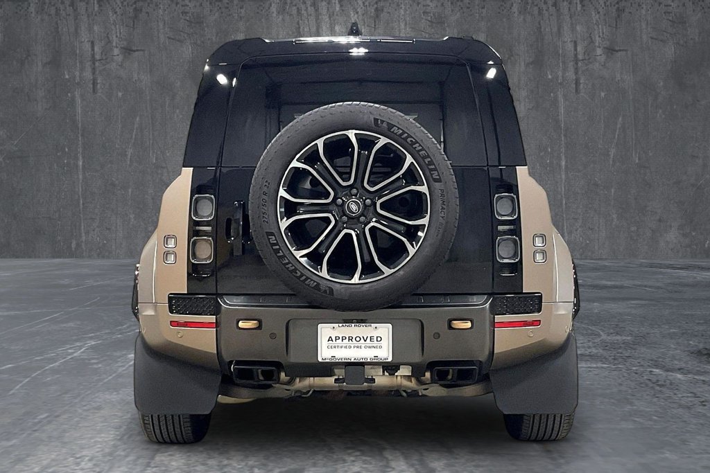Used 2025 Land Rover Defender 110 AWD/4WD image 6
