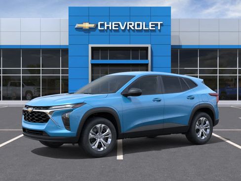 New 2026 Chevrolet Trax LS FWD image 2