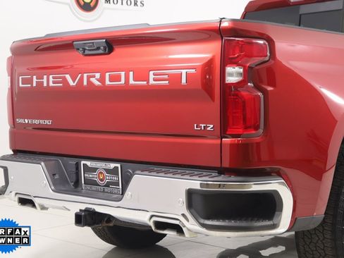 Used 2022 Chevrolet Silverado 1500 LTZ w/ LTZ Premium Package image 46