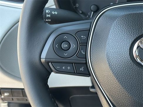 Certified 2025 Toyota Corolla Cross LE w/ Moonroof Package image 13