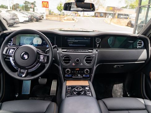 Used 2025 Rolls-Royce Cullinan image 26