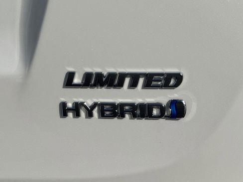 Certified 2018 Toyota RAV4 Limited w/ Advanced Technology Package image 14