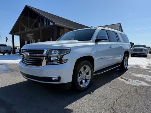 Used 2019 Chevrolet Suburban Premier image 2