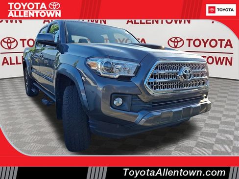 Used 2016 Toyota Tacoma TRD Sport w/ Towing Package AWD/4WD image 1