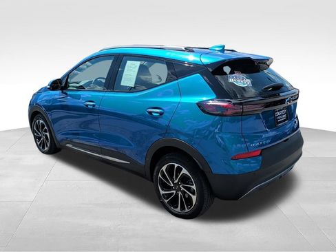 Used 2023 Chevrolet Bolt EUV Premier w/ Sun & Sound Package FWD image 7
