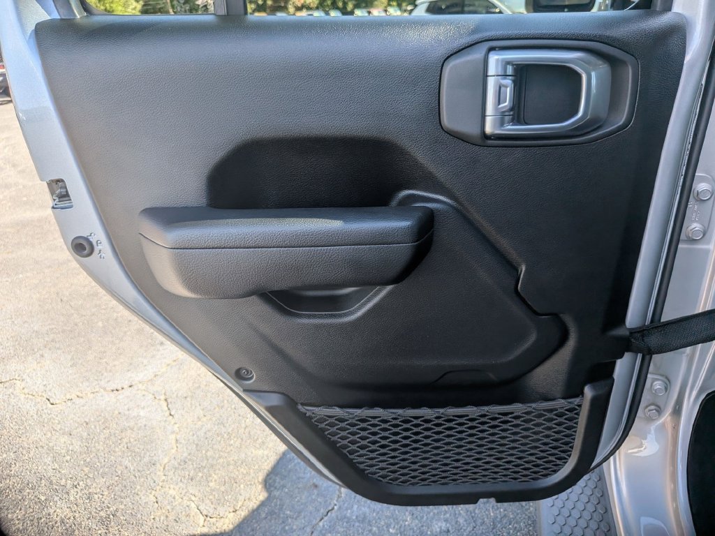 Used 2024 Jeep Wrangler Unlimited AWD/4WD image 29