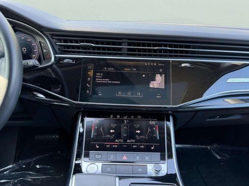 Used 2020 Audi Q7 2.0T Premium w/ Convenience Package AWD/4WD image 13