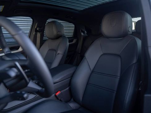 New 2026 Porsche Cayenne S image 5