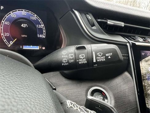 Certified 2023 Jeep Grand Cherokee Limited w/ Black Appearance Package image 29