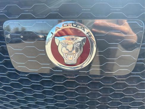 Used 2019 Jaguar F-PACE Prestige image 39