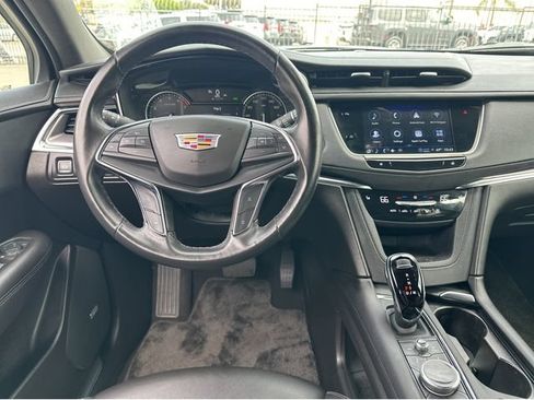 Certified 2023 Cadillac XT5 Luxury AWD/4WD image 6