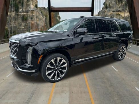 New 2026 Cadillac Escalade ESV Luxury AWD/4WD image 3