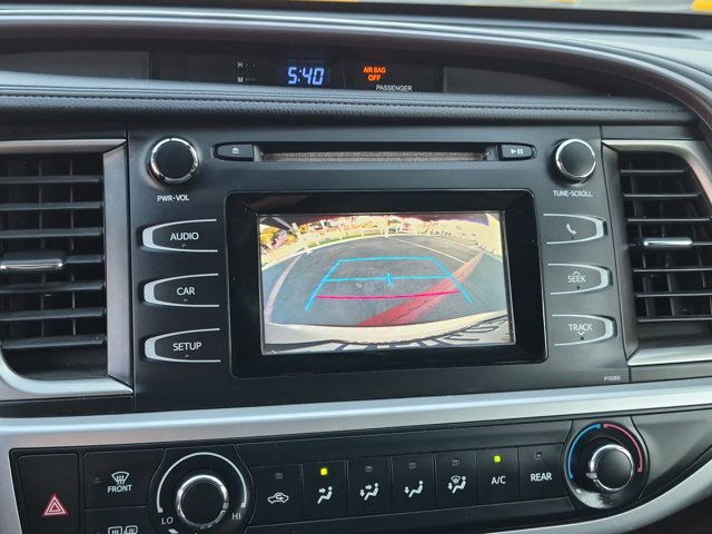 Used 2016 Toyota Highlander LE FWD image 23