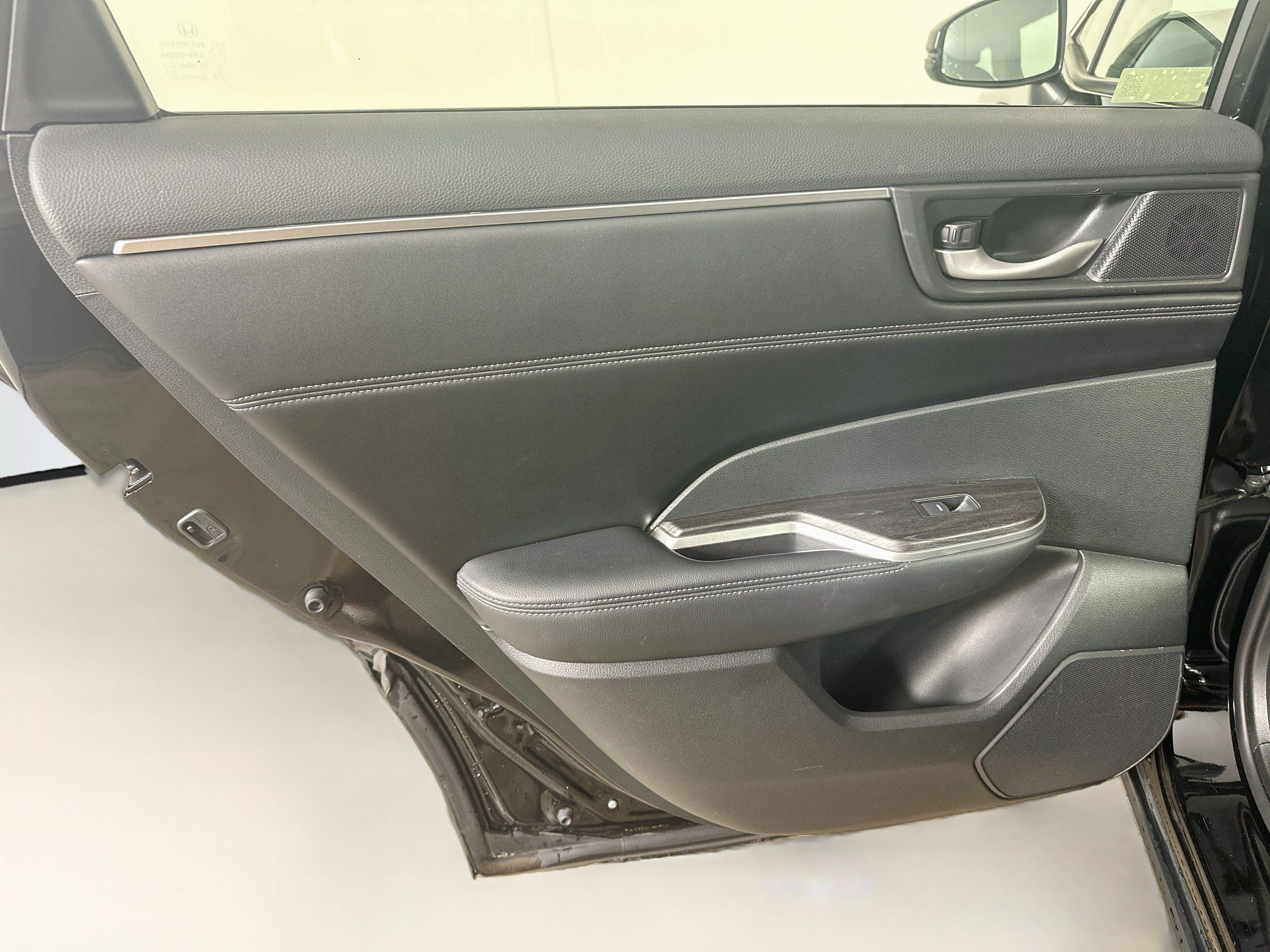 Used 2018 Honda Clarity Plug-In Hybrid image 25