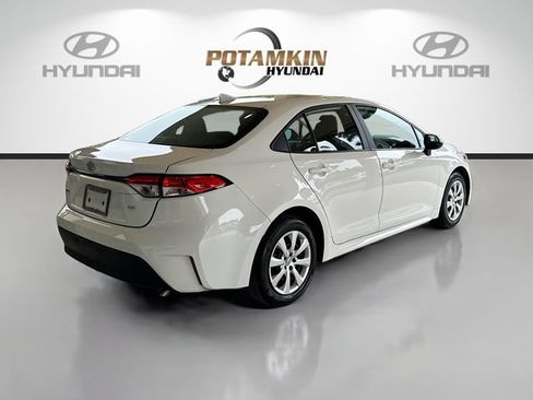 Used 2024 Toyota Corolla LE FWD image 5