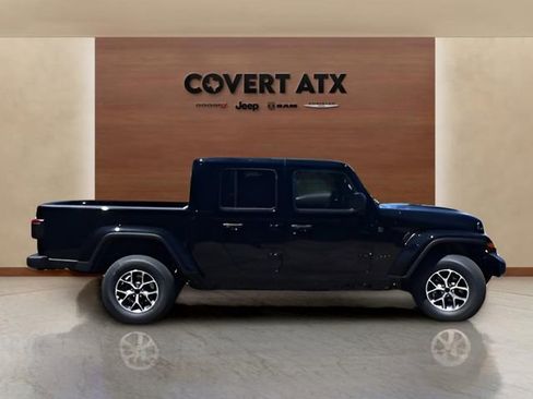 New 2025 Jeep Gladiator Sport image 6