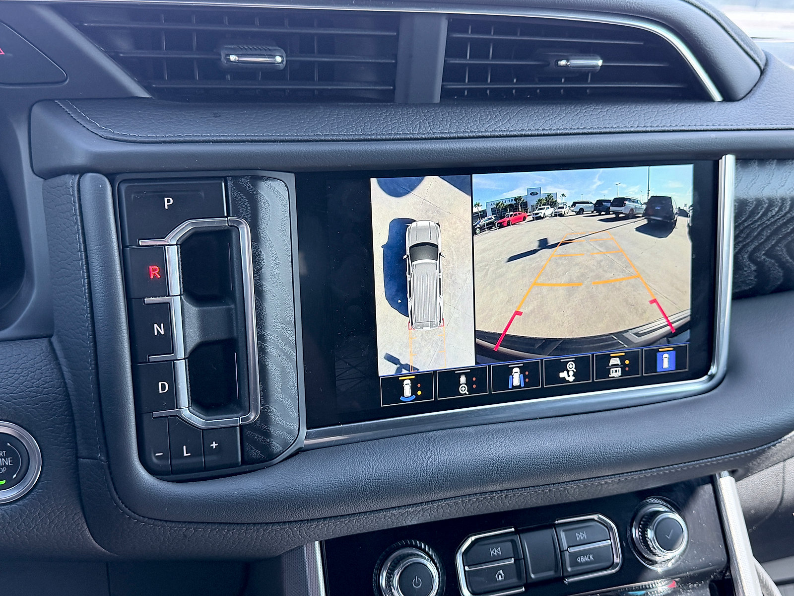 Used 2024 GMC Yukon Denali AWD/4WD image 39