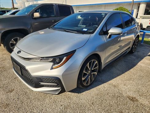 Used 2022 Toyota Corolla SE FWD image 3