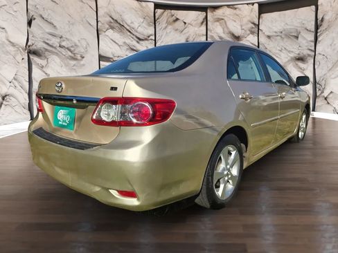 Used 2013 Toyota Corolla LE w/ Premium Pkg image 6