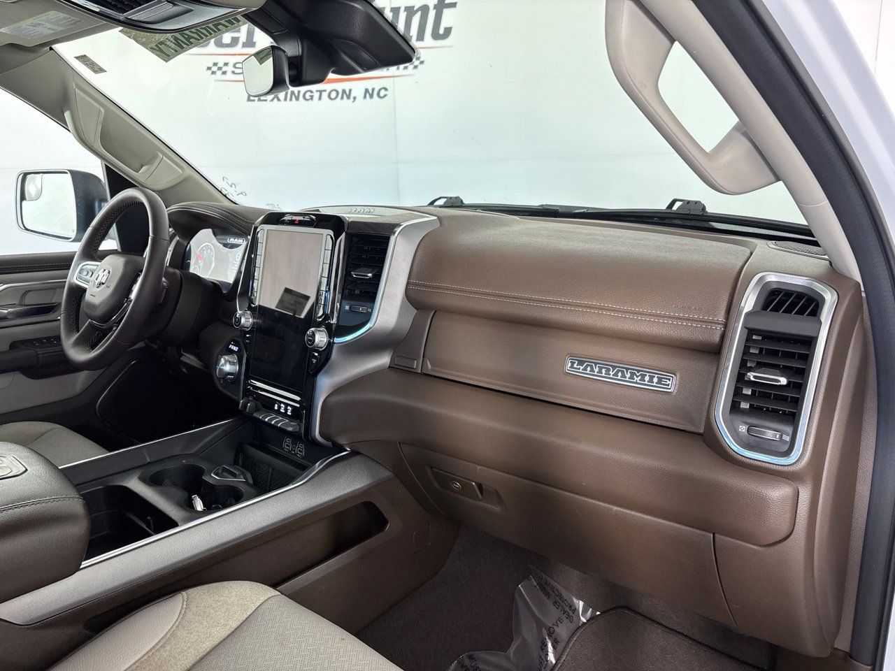Used 2026 RAM 1500 Laramie AWD/4WD image 34
