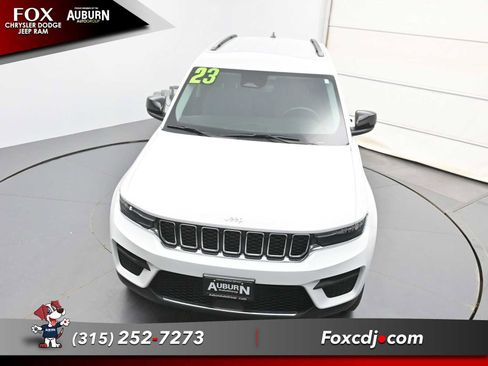 Used 2023 Jeep Grand Cherokee Laredo w/ Luxury Tech Group I AWD/4WD image 26