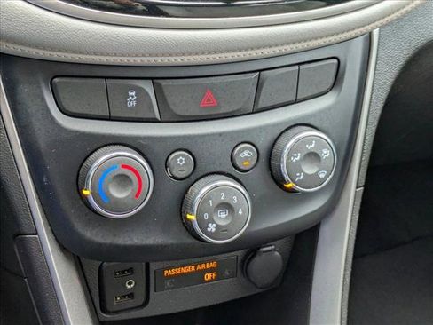 Used 2019 Chevrolet Trax LT w/ Driver Confidence Package FWD image 15