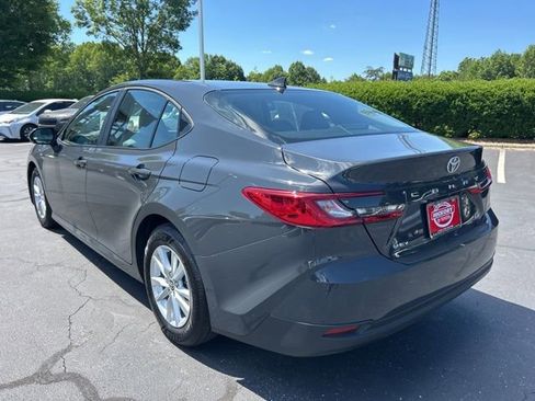 Used 2025 Toyota Camry LE FWD image 9