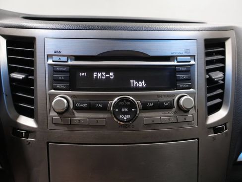 Used 2011 Subaru Legacy 2.5i Premium AWD/4WD image 24