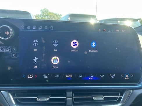 New 2026 Chevrolet Equinox EV LT image 24