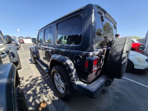 Used 2021 Jeep Wrangler Unlimited Sport image 9
