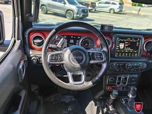 Used 2018 Jeep Wrangler Unlimited Rubicon AWD/4WD image 3