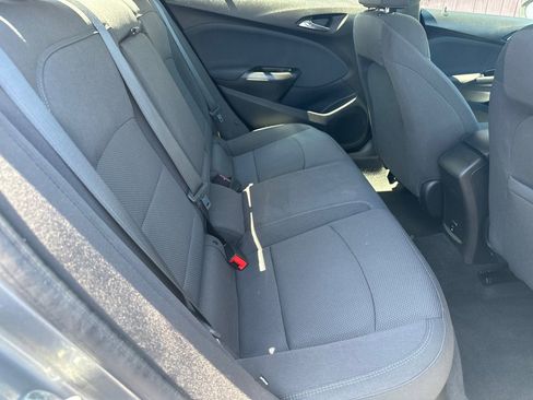 Used 2018 Chevrolet Cruze LT w/ Convenience Package image 13