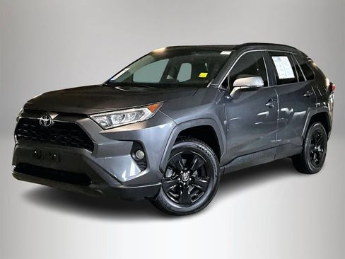 Used 2020 Toyota RAV4 XLE w/ Convenience Package image 4
