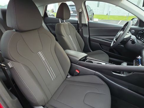 Used 2023 Hyundai Elantra SEL w/ Convenience Package image 24