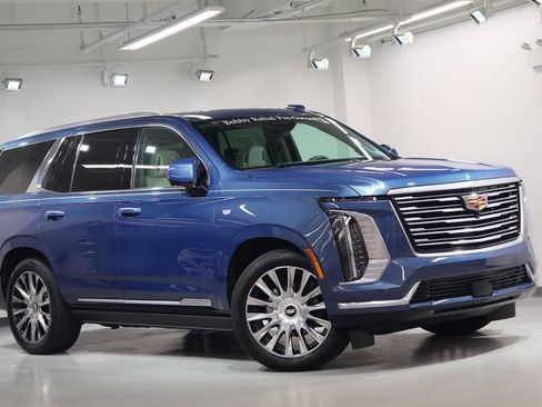 Used 2026 Cadillac Escalade Platinum Luxury AWD/4WD image 7
