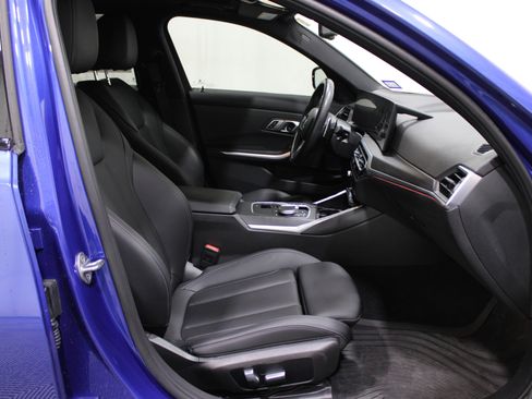 Used 2023 BMW 330i Sedan w/ M Sport Package image 31